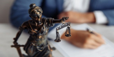 EVLADINIZ SİZE KARŞI AĞIR BİR SUÇ MU İŞLEDİ? YA DA SİZE KARŞI OLAN YÜKÜMLÜLÜKLERİNİ YERİNE GETİRMİYOR MU?